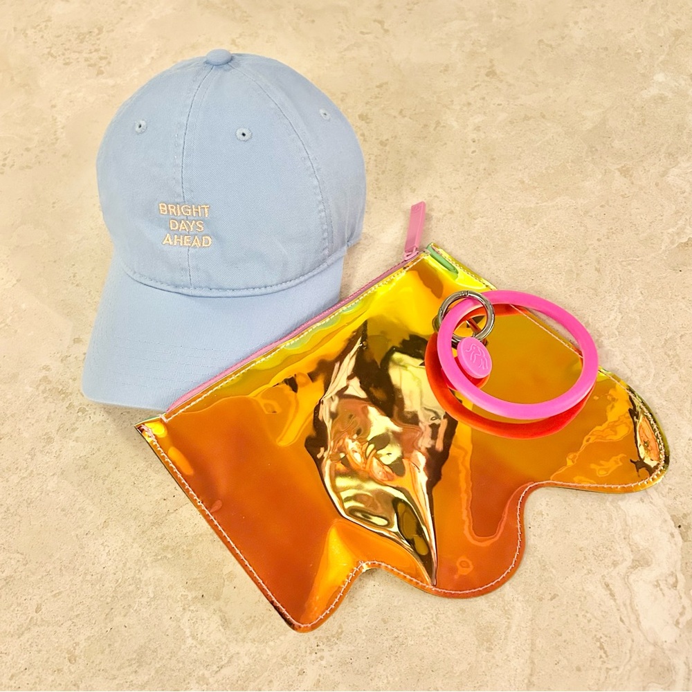 DRUNK ELEPHANT Bright Days Ahead Cap, Flat Pouch, Carabiner Loop Accessory